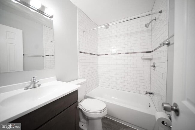 Building Photo - 11209 Caroline Ave