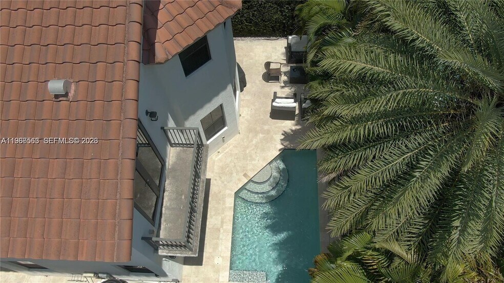Building Photo - 10560 NW 69th Ter