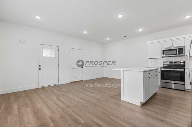 Building Photo - 4054 Parris Bridge Rd