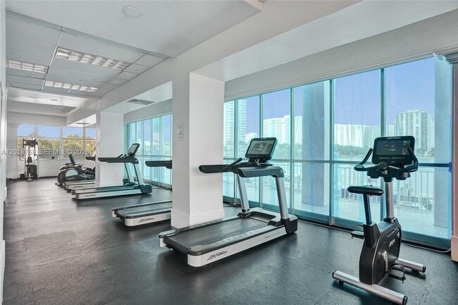 Building Photo - 18021 Biscayne Blvd
