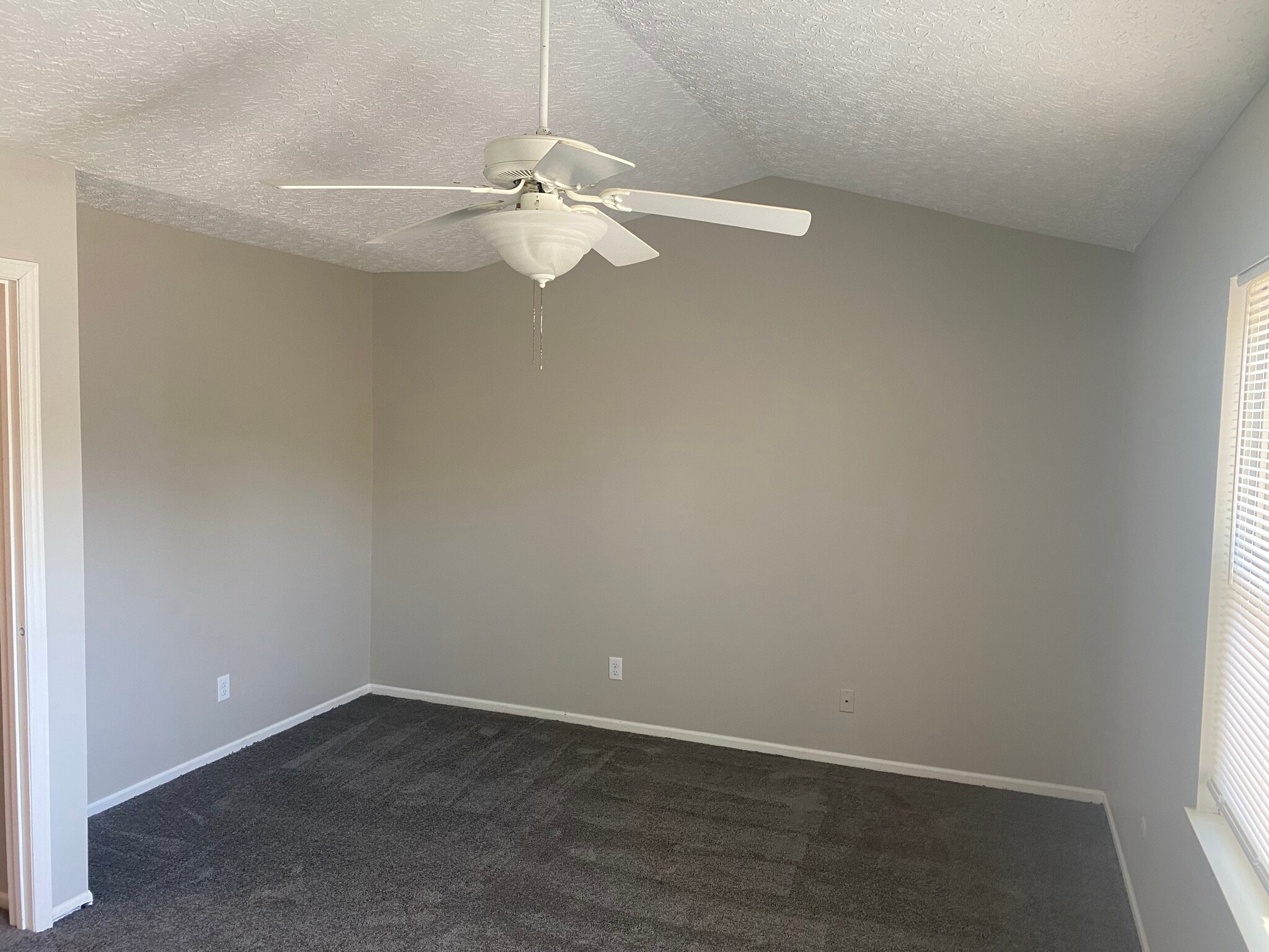 Building Photo - 1330 Donwalter Ln