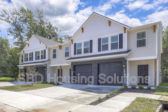 Building Photo - 9033 E 85th Pl