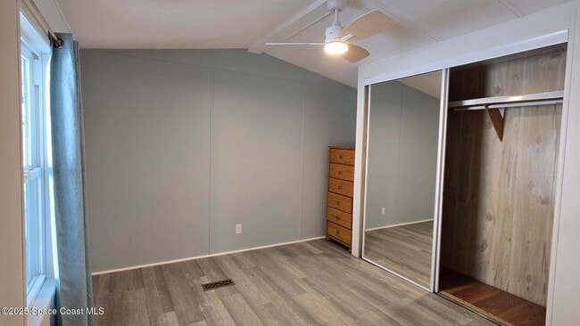 Building Photo - 135 Blue Lake Pl