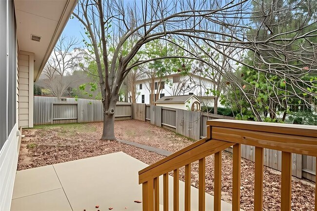 Building Photo - 207 Chesapeake Bay Ln S