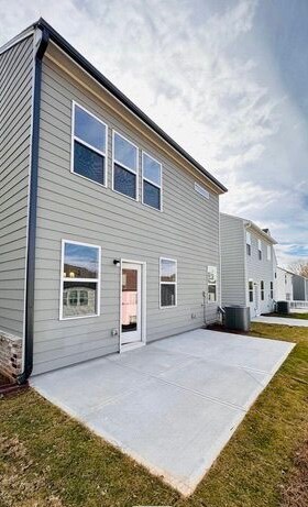 Building Photo - 71 Founders Dr