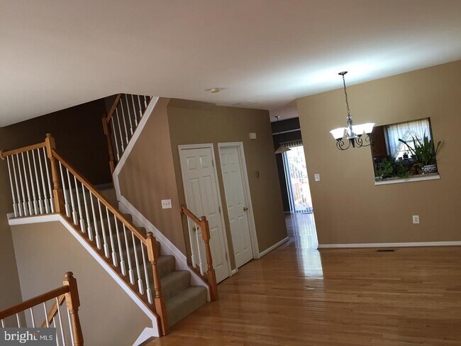 Building Photo - 2503 Clover Field Cir
