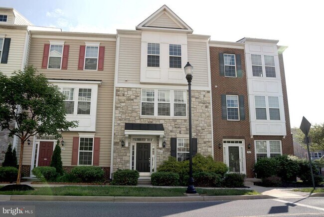 Building Photo - 2627 Osprey Way S
