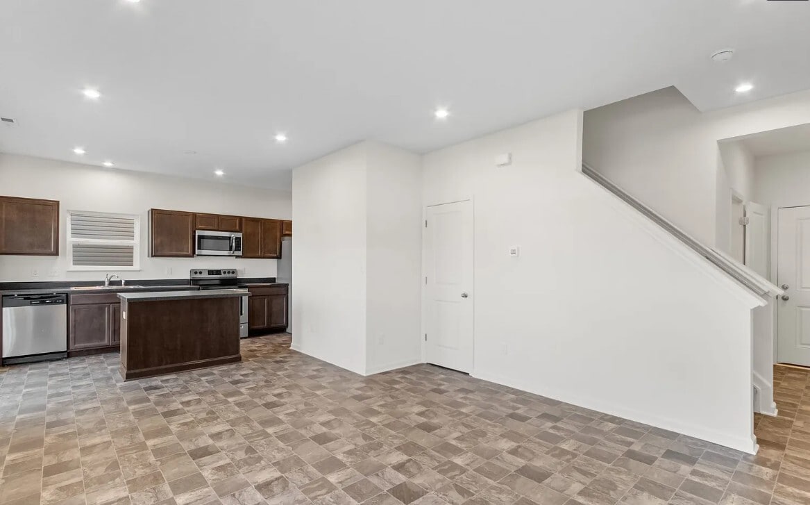 model - 10810 Penwell Way