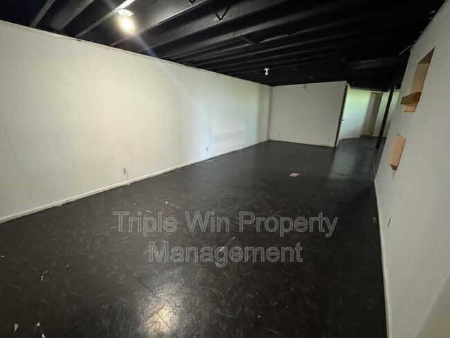 Building Photo - 730 Crabapple Ln