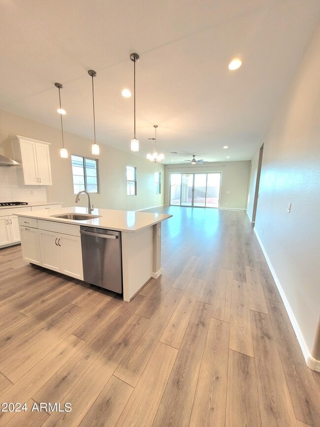 Building Photo - 21866 E Stirrup Ct