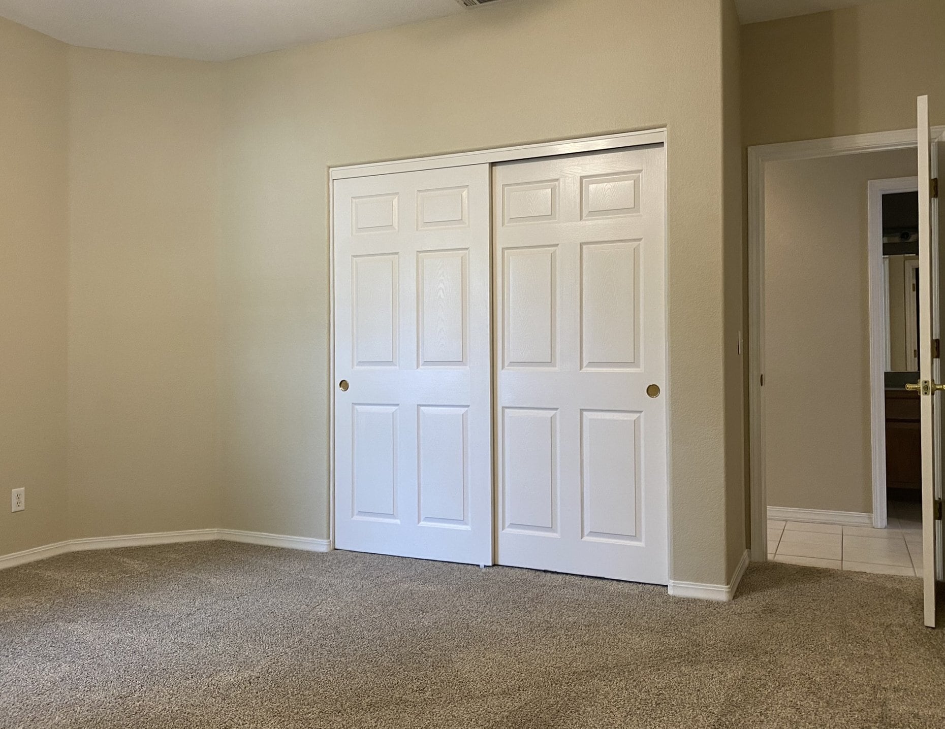 Building Photo - 625 Asilo