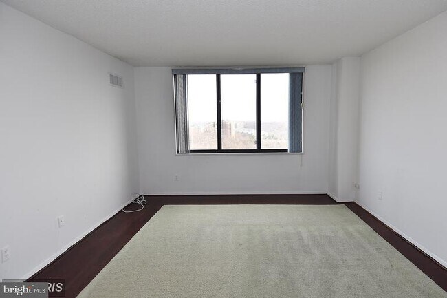 Building Photo - 5225 Pooks Hill Rd