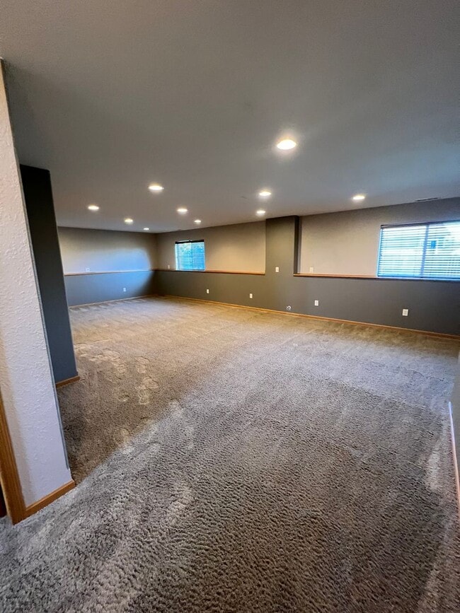 Building Photo - Big, Beautiful Home in Black Hawk/Summerse...