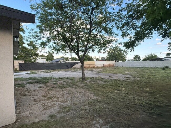 Building Photo - 265 Hudson Dr