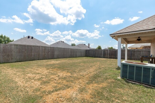 Building Photo - Move-in Ready 3 bed/ 2 bath home in Legacy