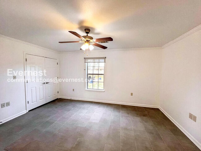 Building Photo - 613 Jefferson St