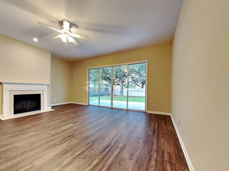 Building Photo - 9426 Staplehurst Dr