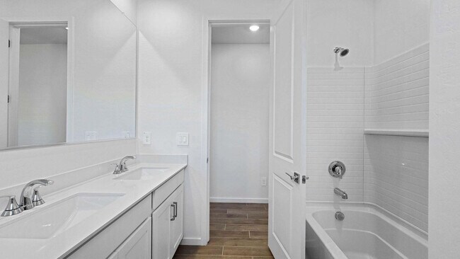 Building Photo - 17863 W Elm St