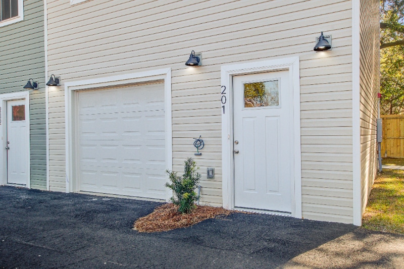 Building Photo - 2161 W Jimtown Dr