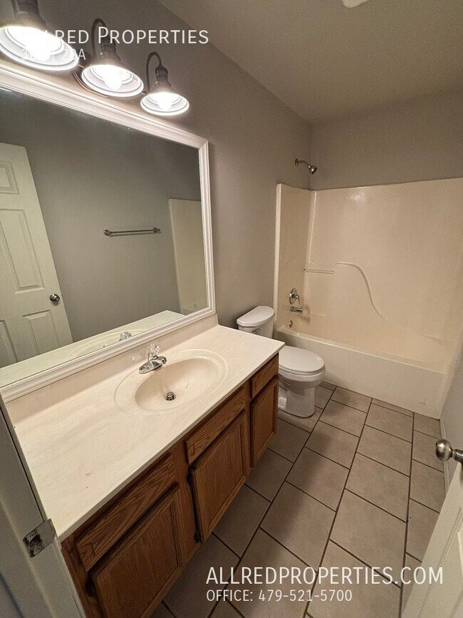 Building Photo - 1673 Evalyn Cir