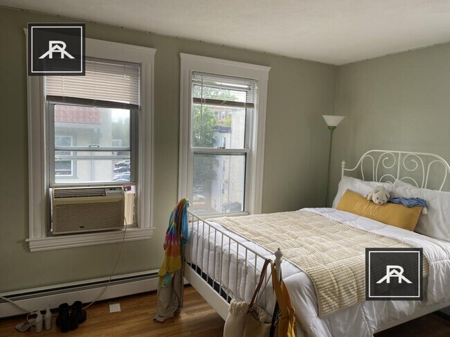 Building Photo - 4 bedroom in Brookline MA 02446