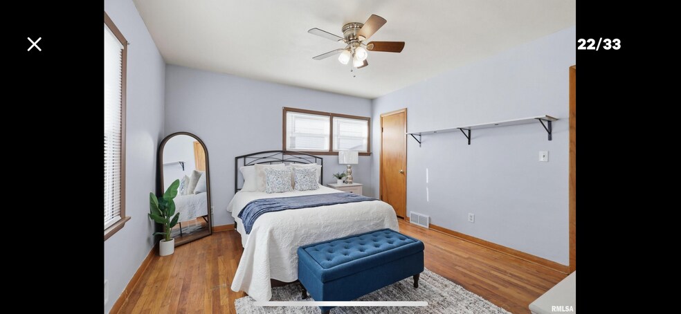 Building Photo - 1243 E Dover Ct