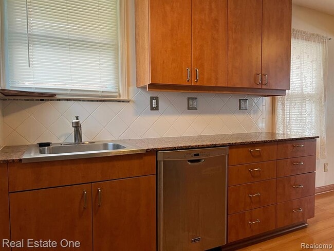 Building Photo - 13630 Balfour Ave