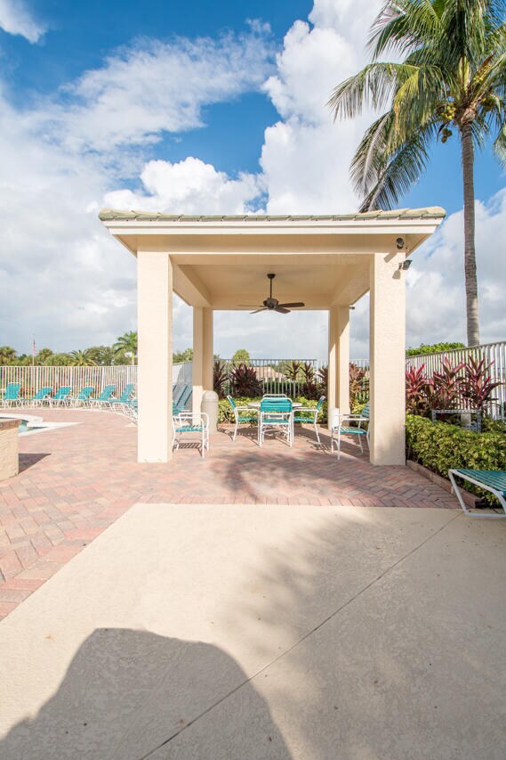 Building Photo - 544 SW Indian Key Dr