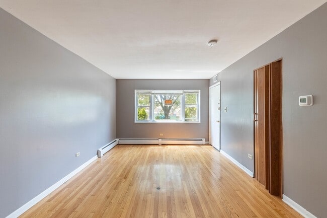 Building Photo - 4634 W 47th St