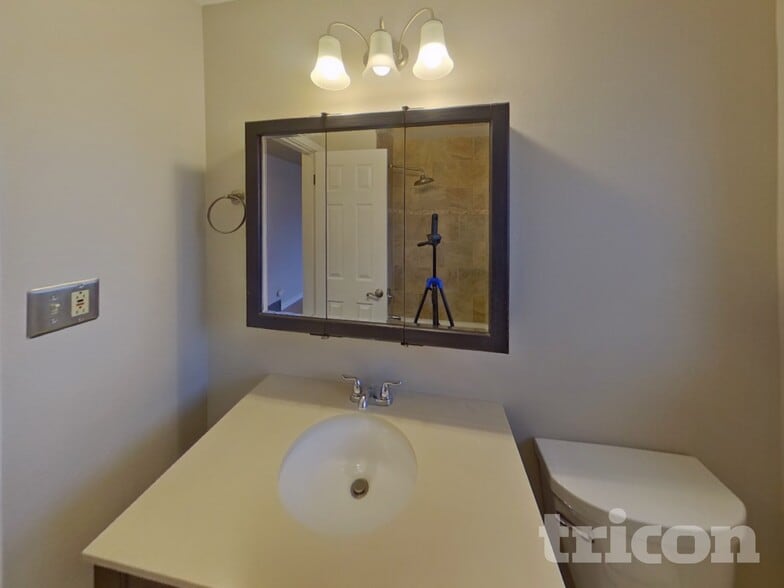 Building Photo - 1915 Berkshire Ln