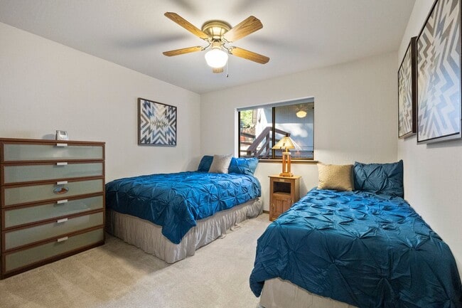 Building Photo - Fully Furnished 3 Bedroom Retreat in the Pines – Flexible 3–12 Month Lease