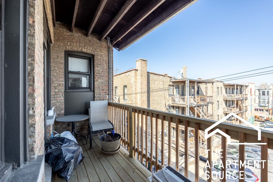Building Photo - 3941 N Janssen Ave