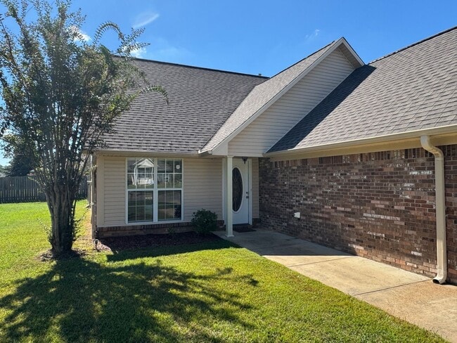 Building Photo - Great 3 bedroom 2.5 bath home!