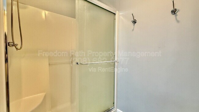 Building Photo - 2777 W Apperson Dr