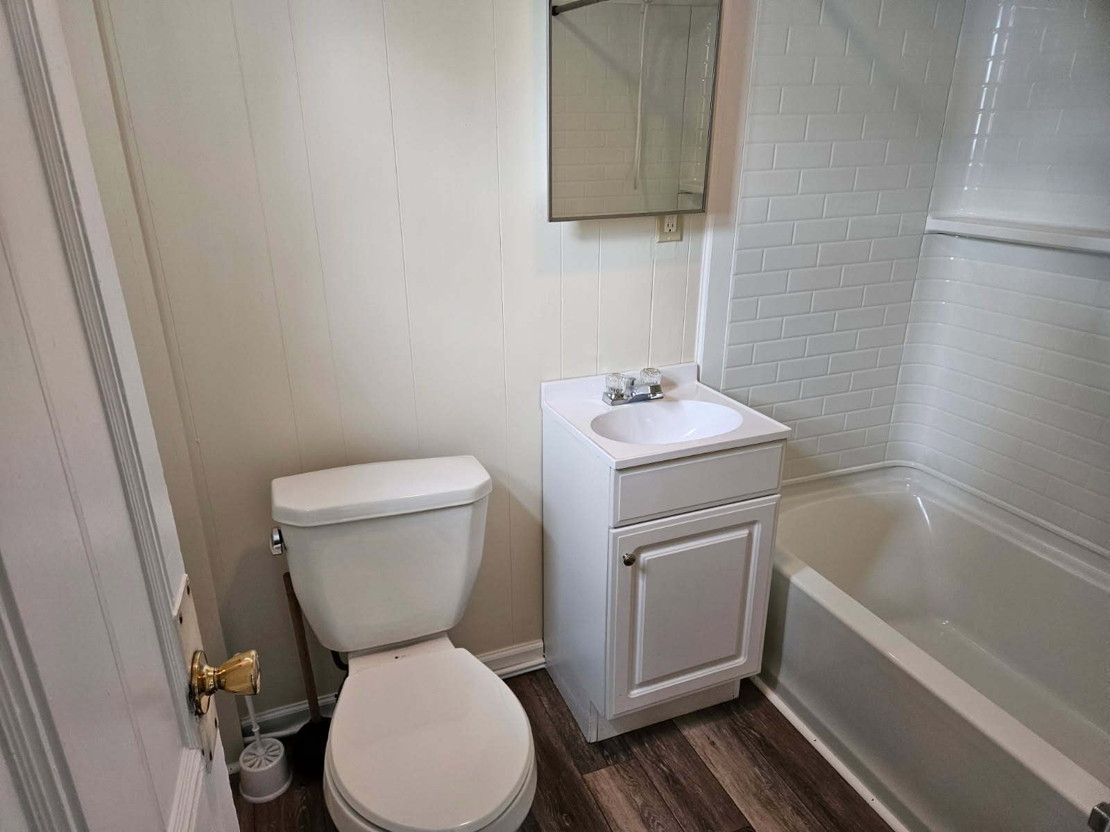 Bathroom - 9 Grant St