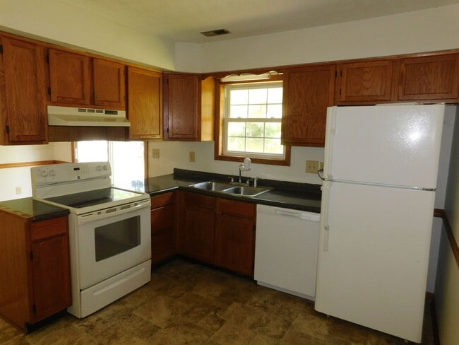 Building Photo - 512 Cougar Pl