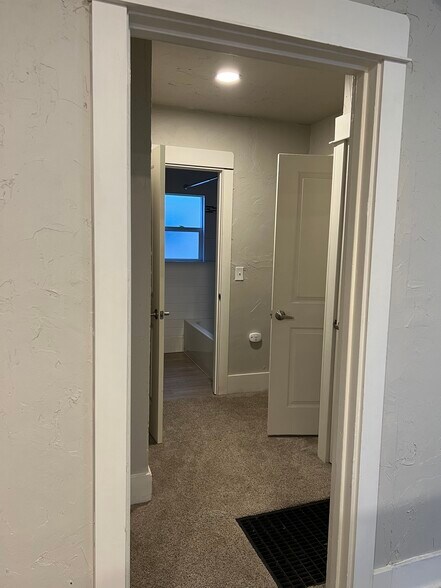 Building Photo - 1218 10th St