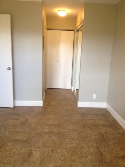 Building Photo - 140 Uwapo Rd