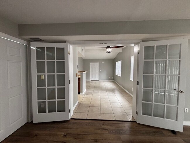 Building Photo - 2 or could be 3 bedroom -1 bath home in Deltona