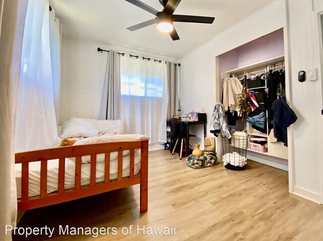 Building Photo - 3 br, 1.5 bath House - 1034 Palolo Place