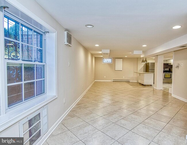 Building Photo - 3271 Annandale Rd