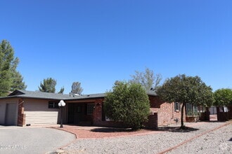 Building Photo - 3712 St Andrews Dr