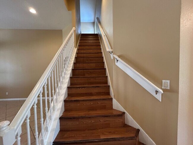 Building Photo - 854 Kazaros Cir