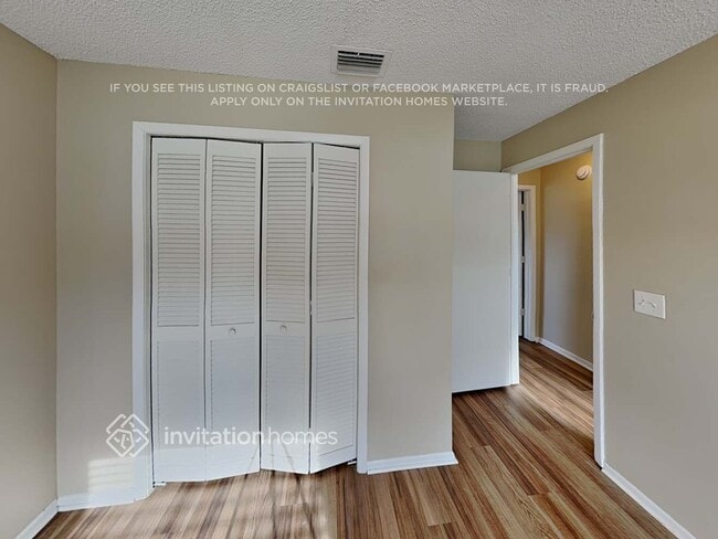 Building Photo - 2206 Fairmont Cir