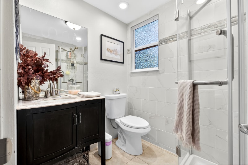 Building Photo - 1017 12th Ave N