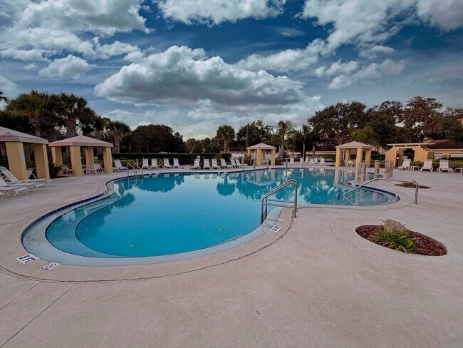 Building Photo - Fully Furnished 3/2 Condo In Canopy Walk with great amenities!