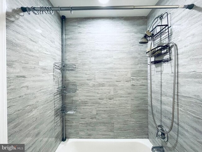 Building Photo - 3005 Creekside Ct