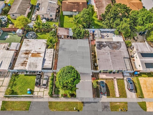 Building Photo - 5618 SW 36th St