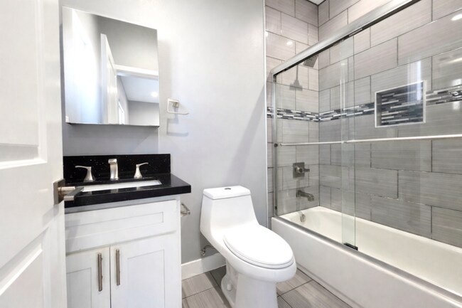 Building Photo - 631 W 83rd St