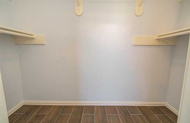 Building Photo - 2702 Fir Crest Ct